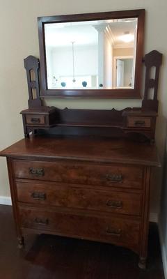SWEET VINTAGE WOOD DRESSER WITH VANITY
