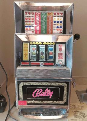 RALLY'S NICKEL SLOT MACHINE