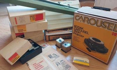 CAROUSEL 760H PROJECTOR, OVER A HUNDRED SLIDES, AND MORE
