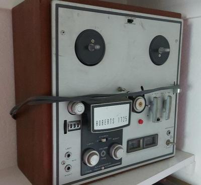 ROBERTS 1725 REEL-TO-REEL TAPE RECORDER