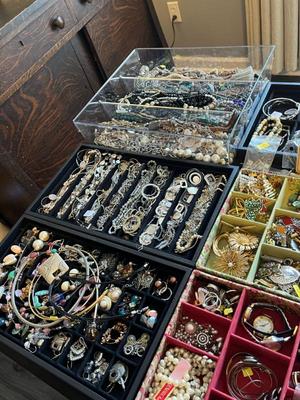 Sale Photo Thumbnail #187