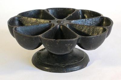Sale Photo Thumbnail #50: Cast iron Star Nail Cup
