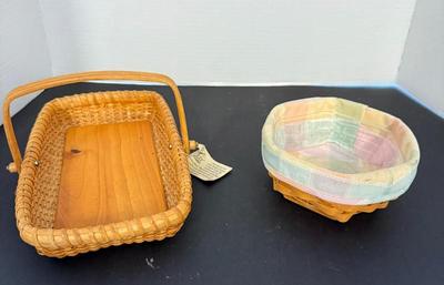 Basket Lot- 2001 Small Longaberger & Nantucket Handled Basket
Lot #: 43