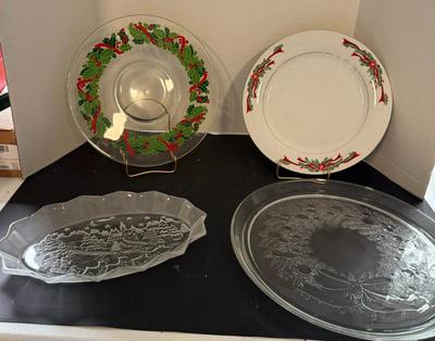 Lot (4) Christmas Glass Serving Plates / Bowl- Mikasa & More
Lot #: 162