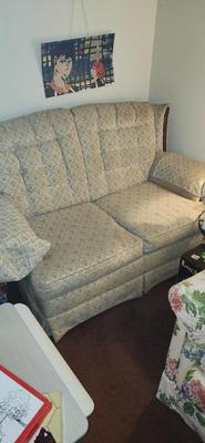 Love seat/sleeper (high-quality craftsmanship)