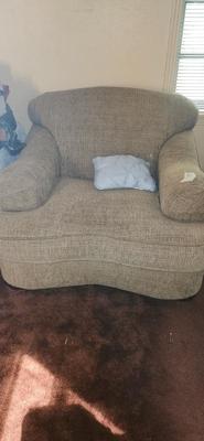 Heavy duty arm chair