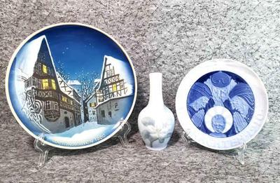 Royal copenhagen christmas plates 1960 1910, and vase