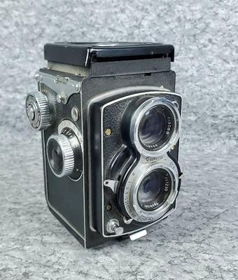 Yashica d twin lens reflex tlr) film camera