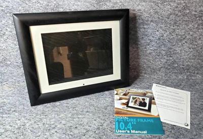 Digital photo frame