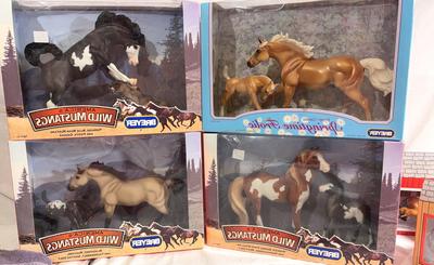 Breyer Classic Sets