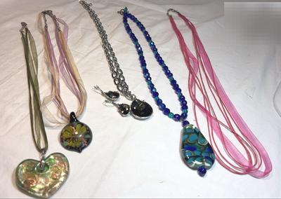 Necklaces With Glass Pendants