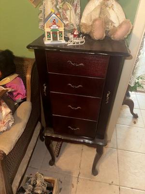 Sale Photo Thumbnail #138