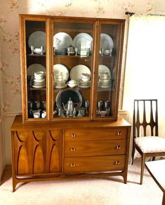 Sale Photo Thumbnail #2: Broyhill Brasilia hutch