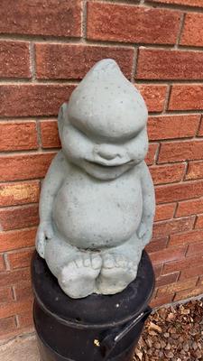 Concrete Vintage Garden Biliken Mascot