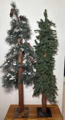 Small Woodland/Christmas Tree Decor