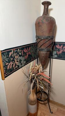 Decorative Pots & Stand