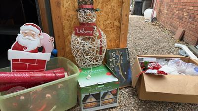 Outdoor & Indoor Christmas Decor 