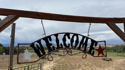 Western Style Steel Welcome Sign