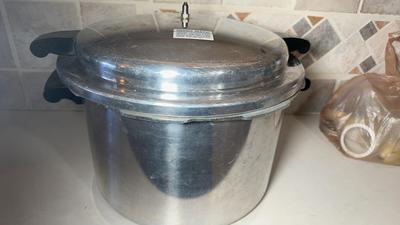 Mirro Matic Vintage Pressure Cooker