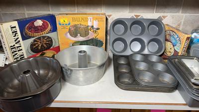 Bundt Pans & A Variety Of Baking Pans