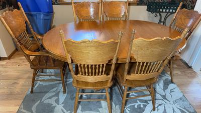 Oak Pedestal Dining Table With Seven Chairs