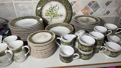 American Atelier Bouquet Garni Partial Dinner & Serving Set