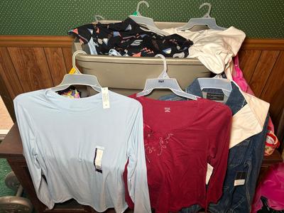 Large Mystery Lot Of Women’s Clothes 