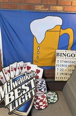 Beer & Games Wall Decor