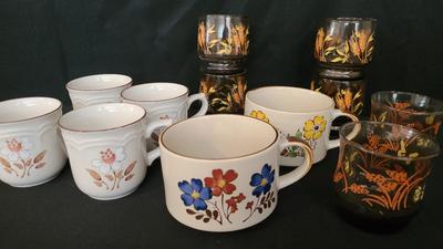 VINTAGE FLORAL CUP SETS 2