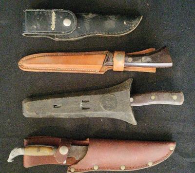FOUR KNIVES/BLADES WITH SHEATH