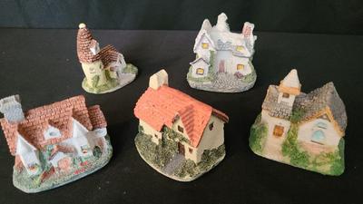 FIVE MUSEUM COLLECTION MINIATURE HOUSES