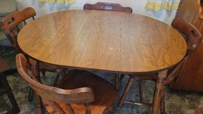 COTTAGE STYLE DINING ROOM TABLE WITH CHAIRS
