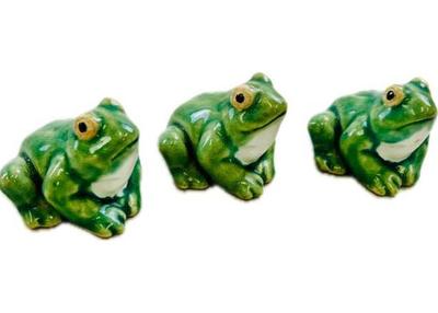 Pottery Frog Figures