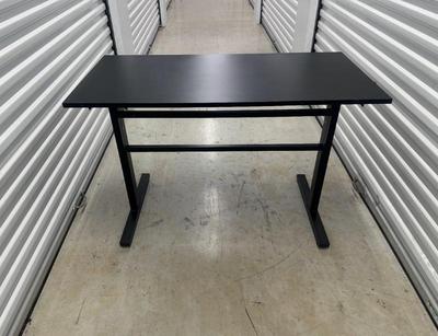 Adjustable standing desk 1 of 4)