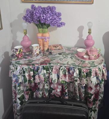 Sale Photo Thumbnail #18: Dressing table