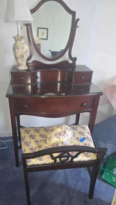 Sale Photo Thumbnail #26: Mahogany vanity