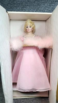 Mary kay ash 16 inch silver anniversary collector s heirloom doll