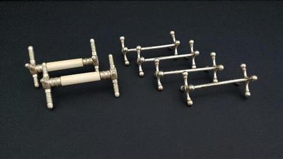 Vintage knife rests