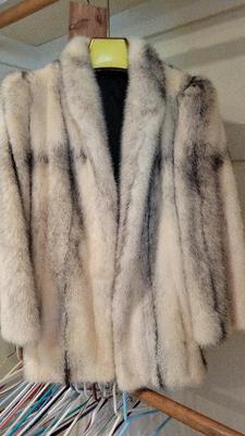 WOMEN'S SHORT FUR COAT
