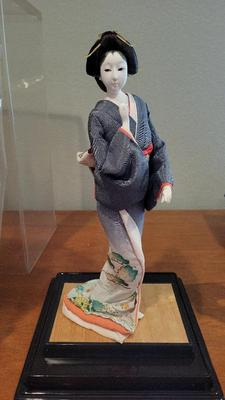 VINTAGE JAPANESE GEISHA DOLL 