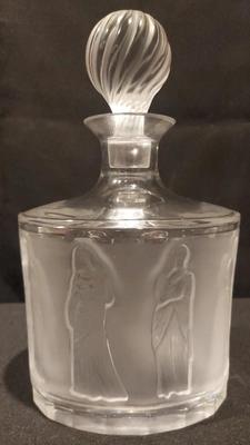 ELEGANT LALIQUE DECANTER