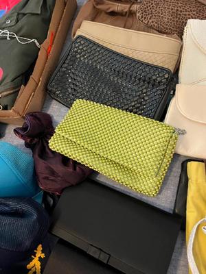 Sale Photo Thumbnail #378