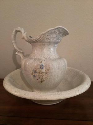 Ceramic wash basin and pitcher set with floral design