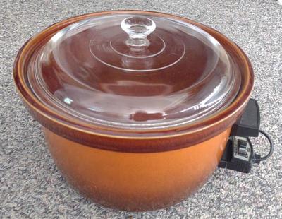 Sale Photo Thumbnail #379: Wear Ever 5 1/2 QT Stoneware Crock Pot Slow Cooker