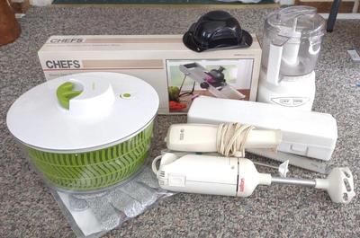 Sale Photo Thumbnail #544: Kitchen Appliances, Salad Toss Bowl & Slicer