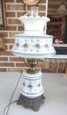 Sale Photo Thumbnail #307: Vintage 1973 Quoizel Abigail Adams Hurricane Lamp