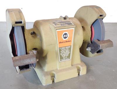 Sale Photo Thumbnail #149: Black & Decker #7900 5" Bench Grinder
