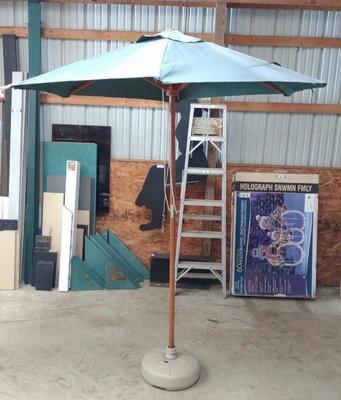 Sale Photo Thumbnail #615: 7' Tall Outdoor Patio Umbrella w/ Stand