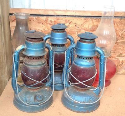 Sale Photo Thumbnail #619: Five Oil Lanterns (3 Dietz Little Wizard)