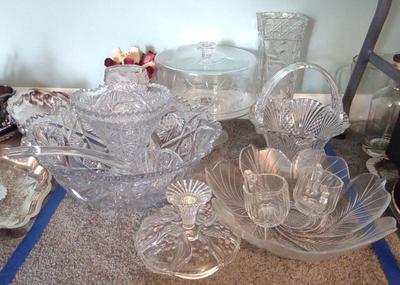 Sale Photo Thumbnail #533: Punch Bowl, Cake Stand & Clear Glass Serveware